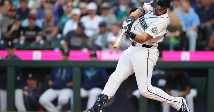 Cal Raleigh hits career-high 3 homers for the Mariners against the Phillies