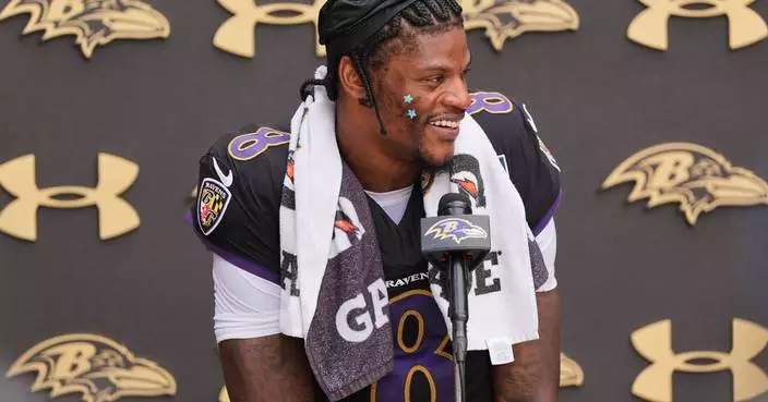No big fights as Ravens and Commanders hold a joint practice. Just a friendly chat between the QBs