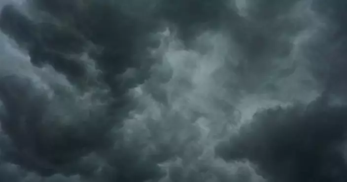Severe weather pounds Illinois and Indiana, knocking out power as tornado sirens blare