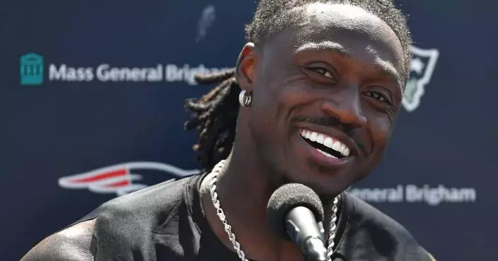Among his former teammates again, Patriots' Brown says he's moved on from sour departure from Philly