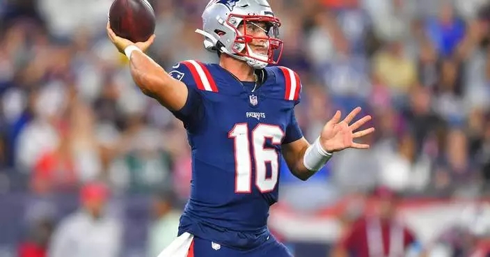 Tommy DeVito throws TD pass, Ja’Quinden Jackson taken off in ambulance as Patriots beat Eagles 24-21