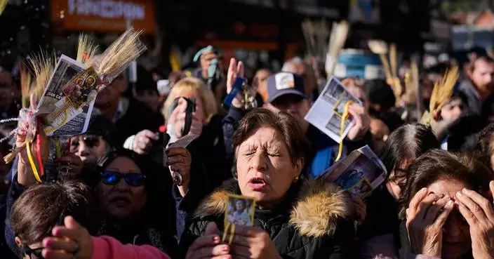 Argentines pray that Pope Leo's visit alleviates their economic stress