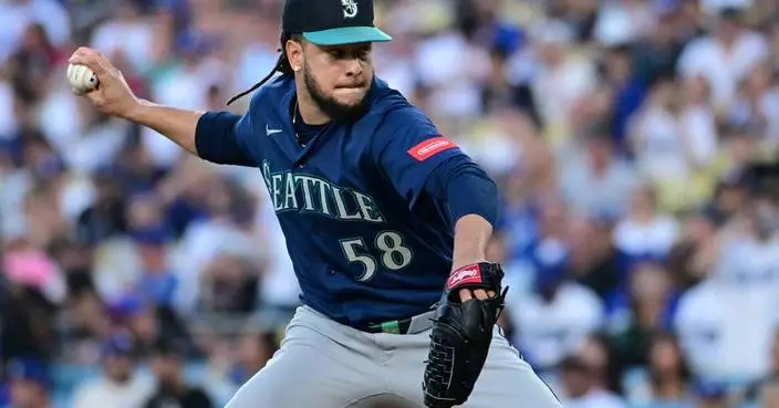 Mariners shake up roster, trading Luis Castillo to the White Sox ahead of deadline