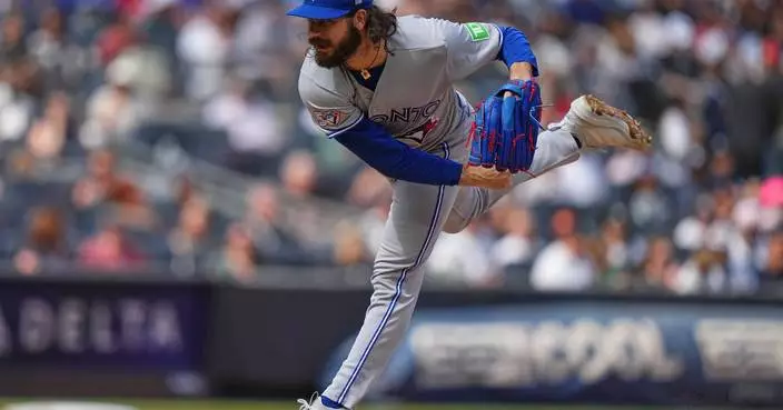 Dylan Cease carries no-hitter into 7th inning as Blue Jays hang on for 4-3 win over Yankees