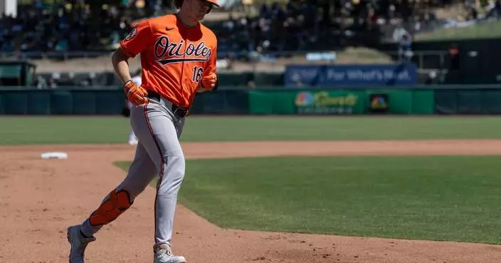 Henderson hits 2 homers, Orioles score 7 unanswered runs to rally past Athletics 8-5