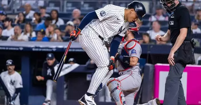 Yankees rookie shortstop George Lombard Jr. day to day with right knee discomfort