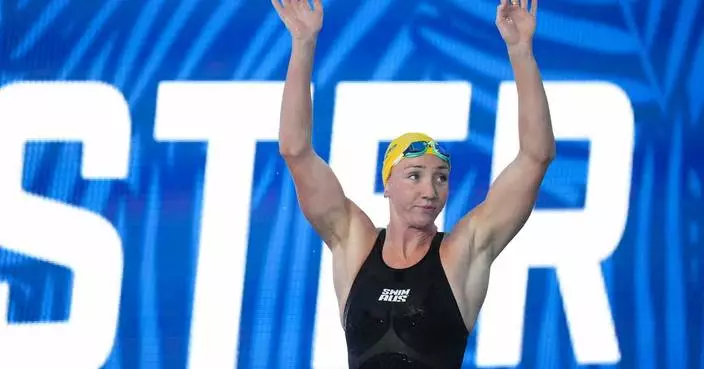 Aussie Lani Pallister beats Katie Ledecky to win Pan Pacs 400 free