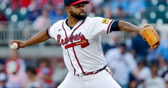 Braves place Reynaldo López on 15-day injured list with left knee inflammation and recall JR Ritchie