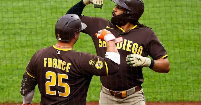 Padres' Tatis favors robbing home runs over hitting them in 5-2 win over the Mets
