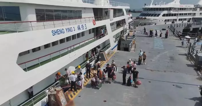 East China suspends ferries, halts projects as Typhoon Dolphin approaches