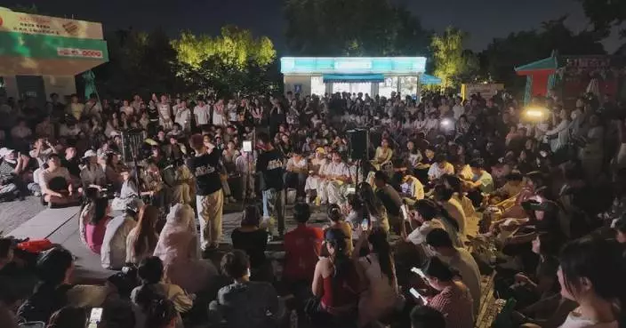 Nighttime economy fuels summer tourism at Nanjing park