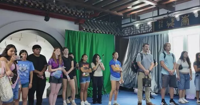 US students visiting Beijing enjoy sports exchanges with Chinese peers