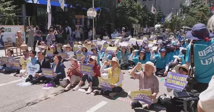 ROK demonstrators express commitment to remembering "comfort women"