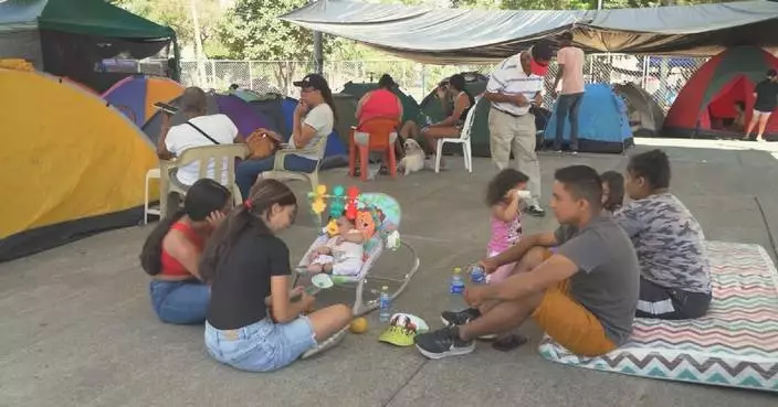 Quake survivors in Cali take refuge in makeshift camps