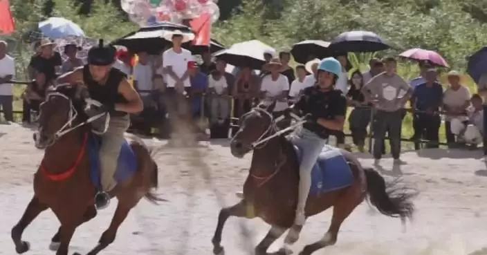 Village horse racing  draws tourists, boosts summer tourism economy in Guizhou