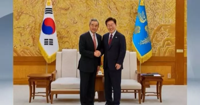 ROK president meets Chinese FM in Seoul