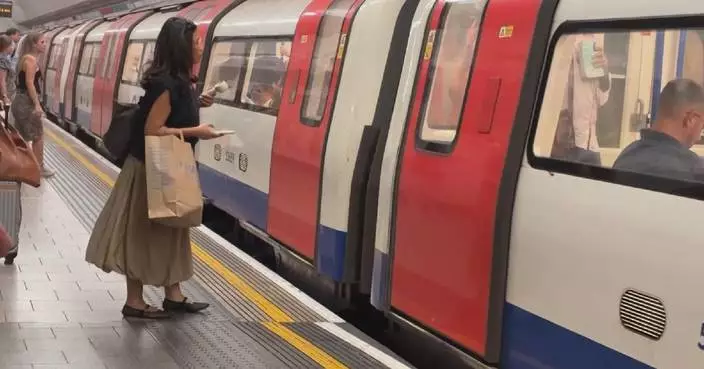 UK's public transportation services struggle to cope with heatwave