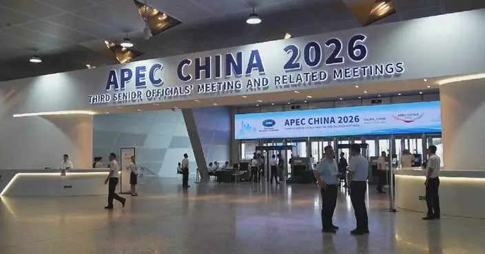 Delegates tour Dalian industries, explore culture amid APEC meetings