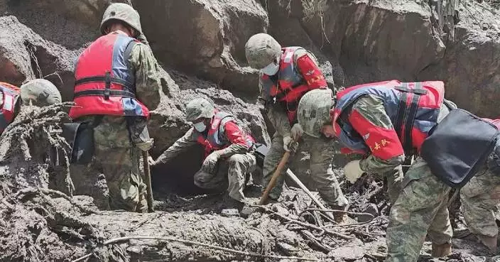 Rescuers battle tough terrain in final push to reach mudslide-hit border port