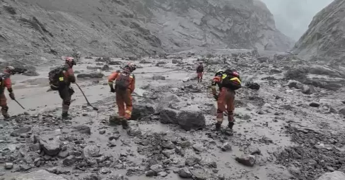 Rescuer shares update from frontlines of disaster site as 'swamp-like mud' poses biggest challenge