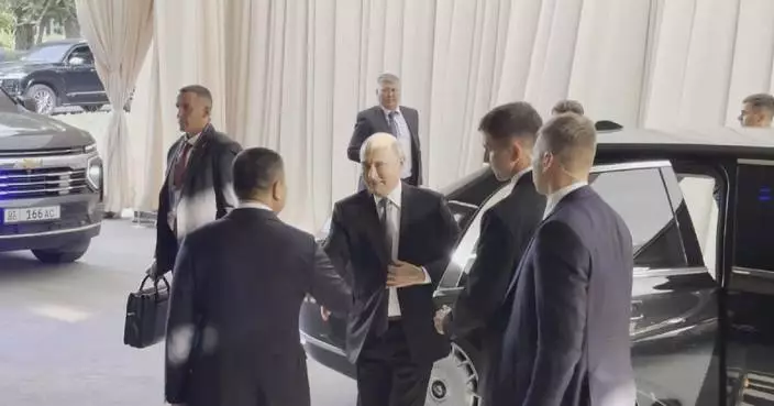 Putin arrives for meeting with Xi