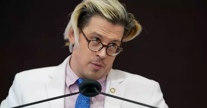 Far-right British provocateur Milo Yiannopoulos arrested by US immigration enforcement