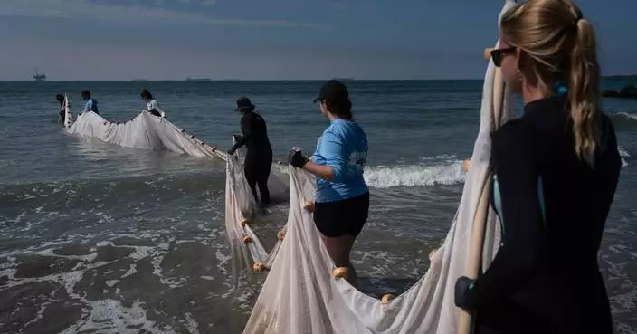 Catching stingrays and treating their victims on Southern California beaches, in photos
