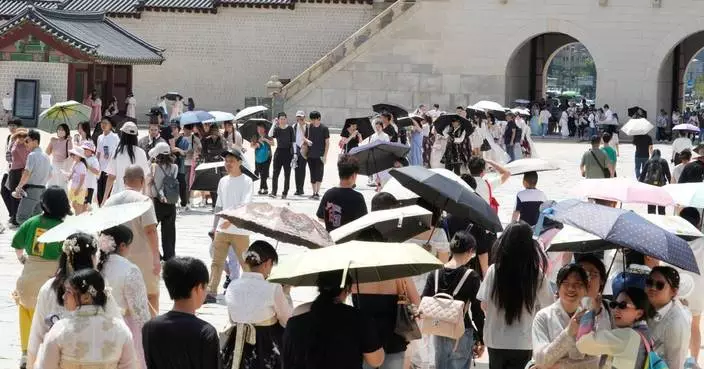 Record heat wave impacts people and animals in Japan and Korean Peninsula