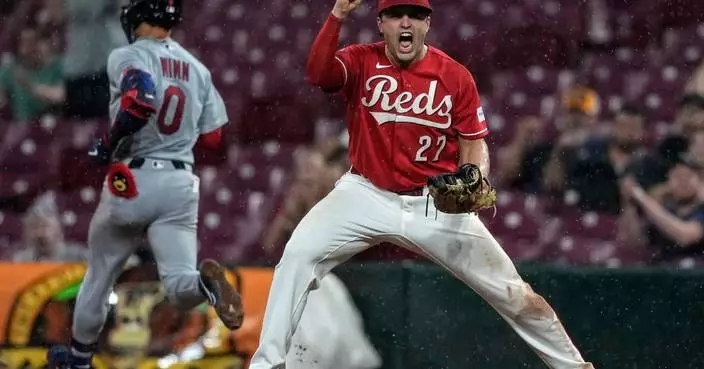 Sal Stewart's 3-run homer helps the Reds rally to beat the Cardinals 5-4