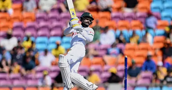 Bangladesh tighten grip of 1st test as Australia unravel in the field