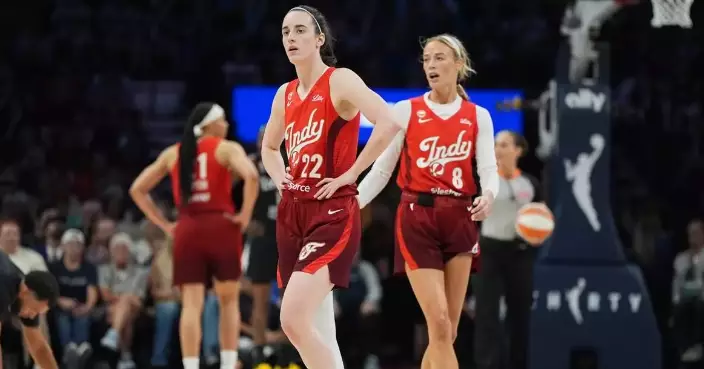 Gray hits buzzer-beating 3s after Clark's mistakes to lift Aces past Fever 86-84 in OT