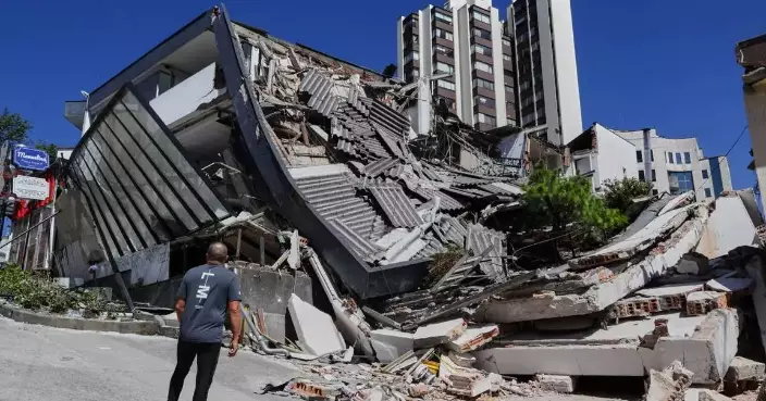 Magnitude 7.4 quake rocks western Colombia, killing at least 111 people