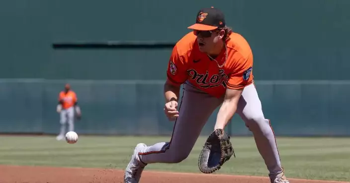 Henderson hits 2 homers, Orioles score 7 unanswered runs to rally past Athletics 8-5