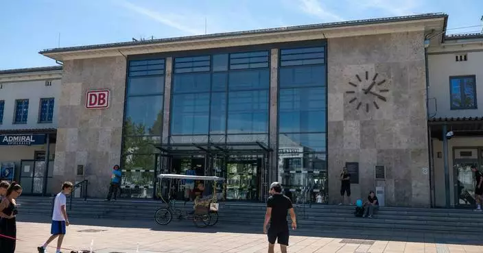 A British woman is fatally stabbed at a station in Germany. Police detains a suspect