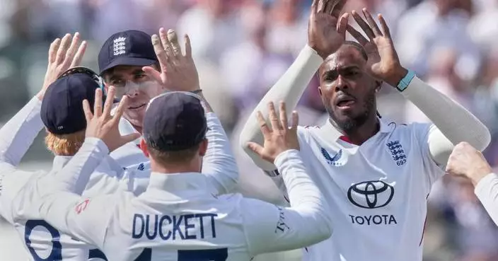 England leaves Pakistan 16-2 by lunch after being bowled out for 290 at Lord's