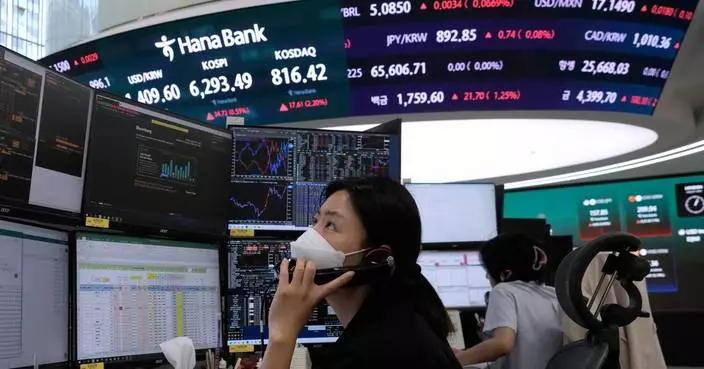 US markets point to a mixed open and oil prices tick higher over Hormuz stalemate