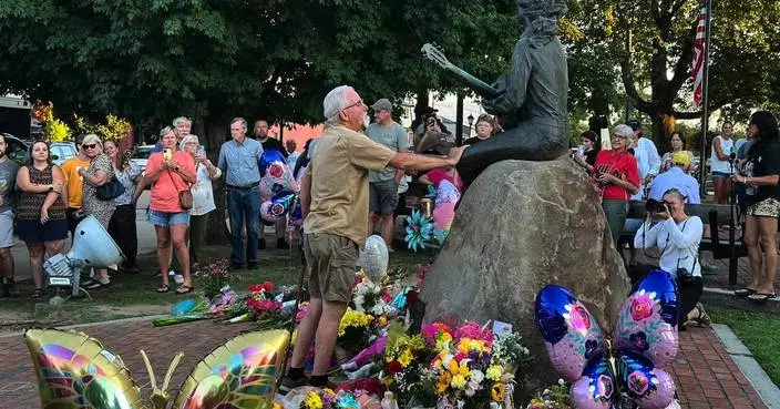 Dolly Parton's love of the Great Smoky Mountains helped transform her hometown