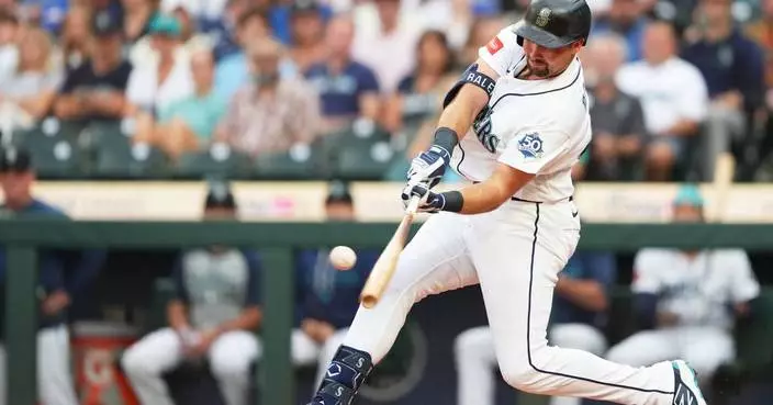 Slugger Cal Raleigh extends homer streak to 4 at-bats and ties Mariners' record