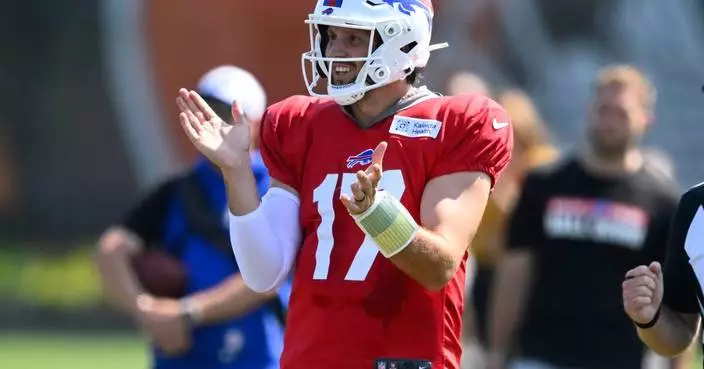 Allen gives Browns up-close view of franchise QB as Watson-Sanders battle nears finish