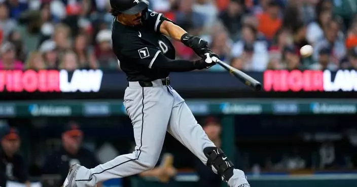 Vargas hits 2 HRs, Peters and Murakami power five-run inning to lift White Sox over Tigers 9-5