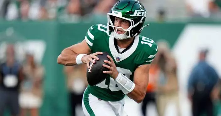 Cade Klubnik starts, leads Jets to 2 scores in debut. Geno Smith sits with sore foot, AP source says
