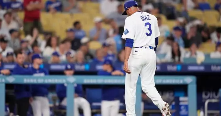 Another bullpen meltdown leaves Dodgers manager Dave Roberts infuriated and Edwin Diaz frustrated