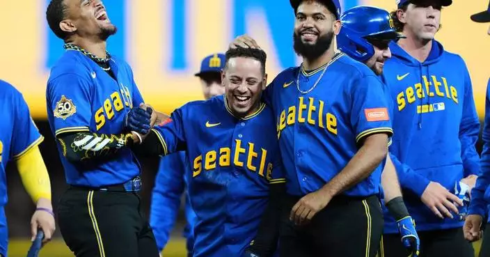 Leo Rivas has RBI single in 10th, Mariners beat Cubs 6-5