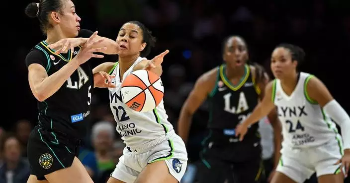 Sparks end Minnesota's 10-game winning streak, beating the WNBA-leading Lynx 89-82