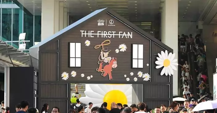 Toy Story | PEACEMINUSONE: THE FIRST FAN Project Makes Its Fourth Global Tour Stop at Harbour City