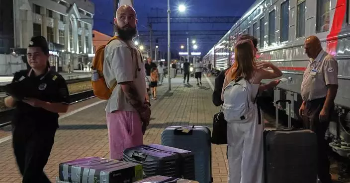 Russians are still fleeing abroad, citing fears of a new mobilization and a loss of freedom