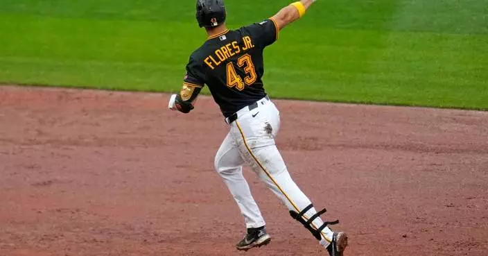 Flores Jr. hits go-ahead, 2-run homer in 8th as Pirates rally for 4-3 win and series sweep of Royals