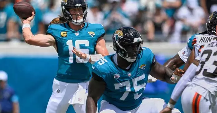 Trevor Lawrence throws 4 TD passes as the Jaguars rout the Browns 34-10 in season opener