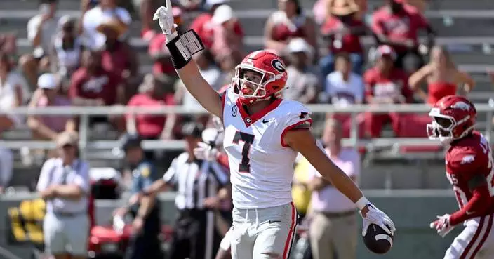 No. 2 Georgia rolls over Arkansas 45-17 in Southeastern Conference opener