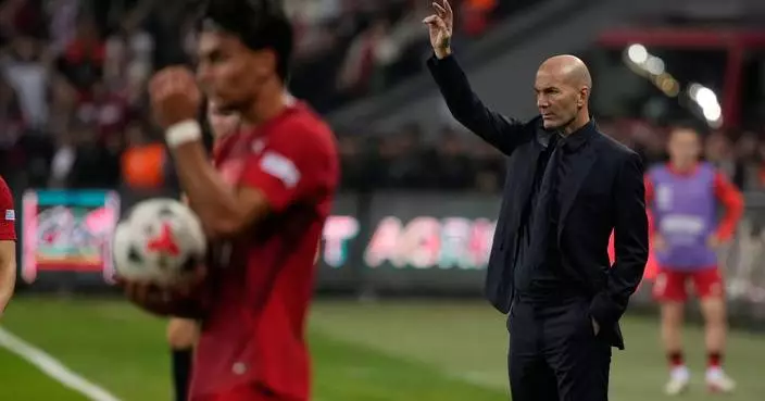 France coach Zidane's first win soured by Mbappé injury, Italy loses to Belgium in Nations League